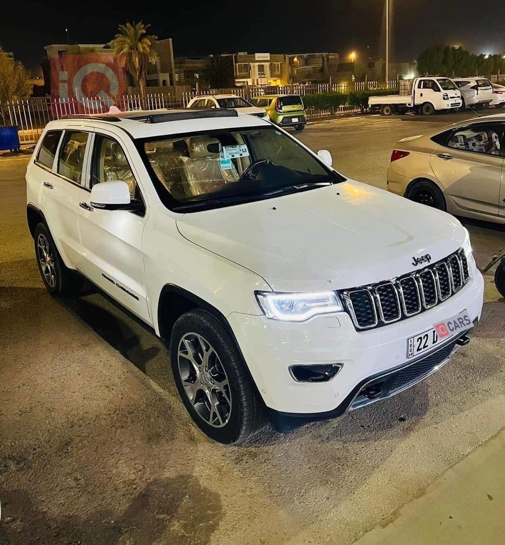 جیپ گراند شیرۆکی